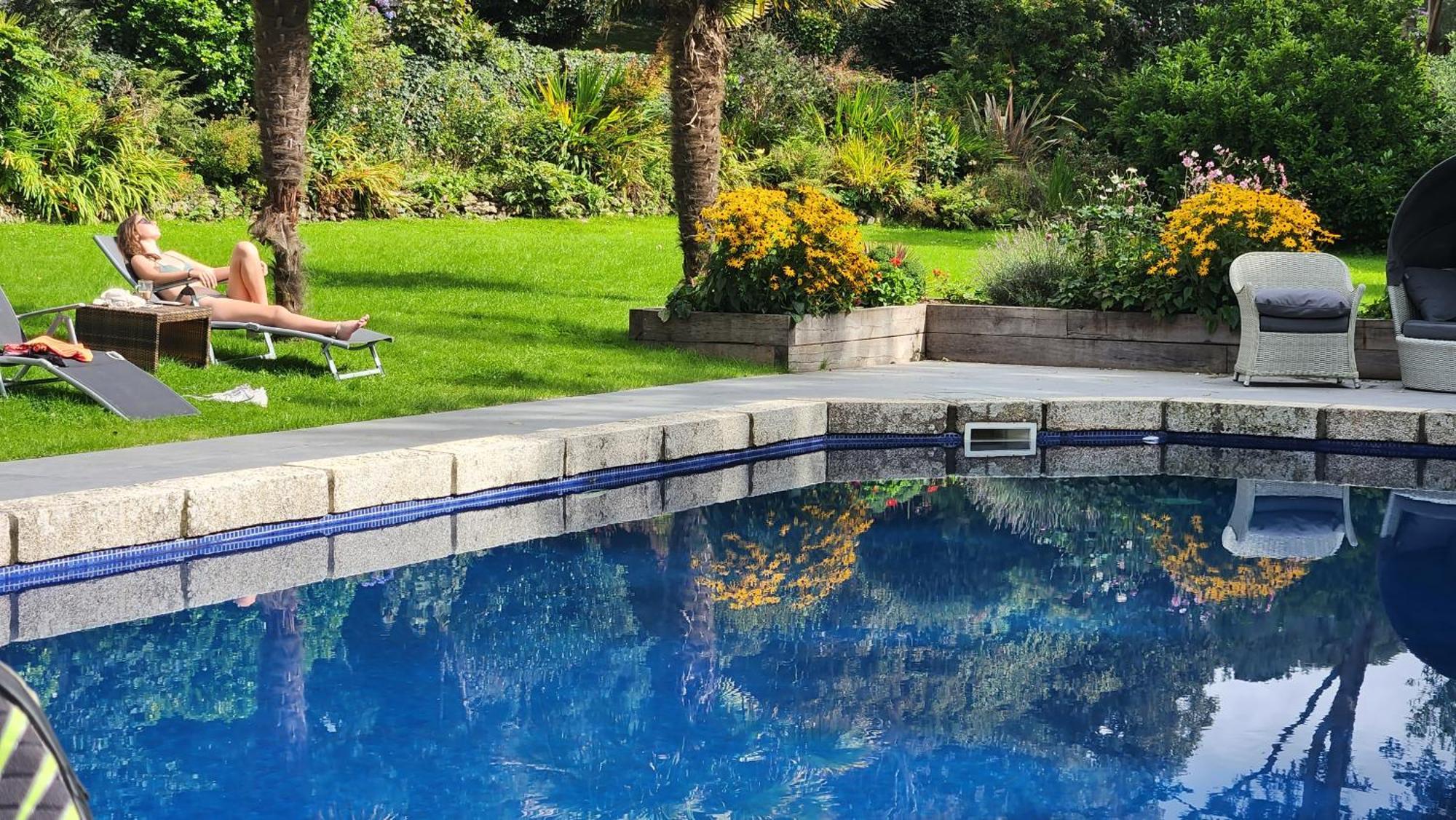 Red River Stables - Peaceful, Beautiful Grounds, Swimming Pool, Central Location For West Cornwall Camborne Bagian luar foto