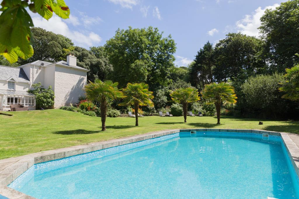 Red River Stables - Peaceful, Beautiful Grounds, Swimming Pool, Central Location For West Cornwall Camborne Bagian luar foto