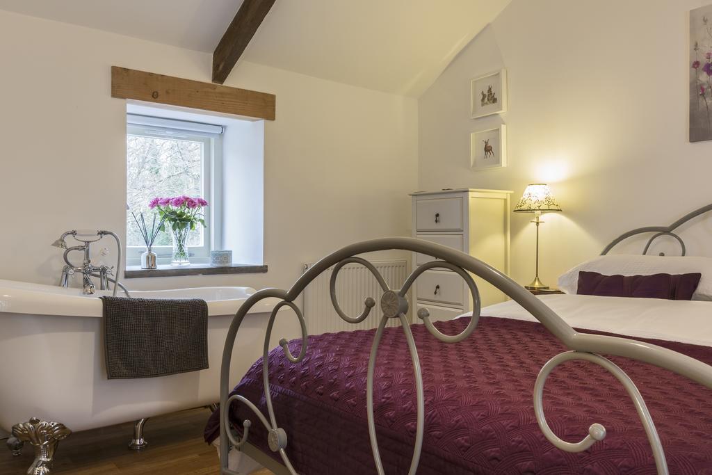 Red River Stables - Peaceful, Beautiful Grounds, Swimming Pool, Central Location For West Cornwall Camborne Bagian luar foto